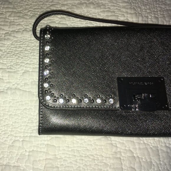 Michael Kors Tina Leather Clutch Shoulder Bag Metallic Silver - NWT $278 - Picture 10 of 15